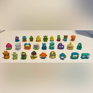 Lot of 27 The Trash Pack Gunk Pumpkin Orange & More Collectible Figures